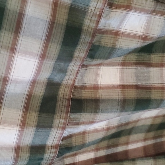 Carhartt green plaid SS button down shirt. Size small - Picture 8 of 10